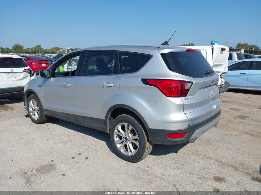 Vin: 1fmcu9g94kuc08996, lot: 46671368, ford escape se 20193
