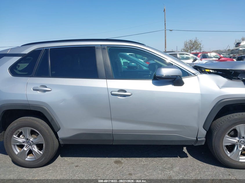 TOYOTA RAV4 - zdjęcie 13