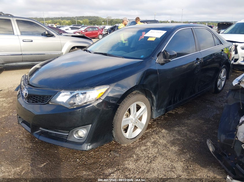 Vin: 4t1bf1fk6eu426535, lot: 46671985, toyota camry se 20142