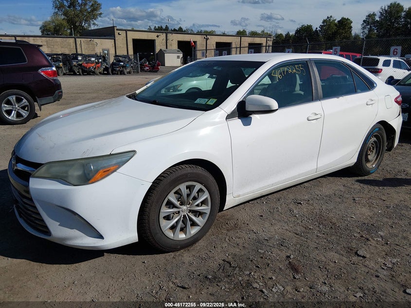 2015 Toyota Camry, Удар ззаду, IAAI, VIN 4T1BF1FK3FU050815 — фото 2