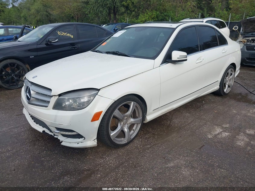 2011 Mercedes-Benz C 300 Luxury 4Matic/Sport 4Matic, Front End, IAAI, VIN WDDGF8BB1BR155171 — photo 2