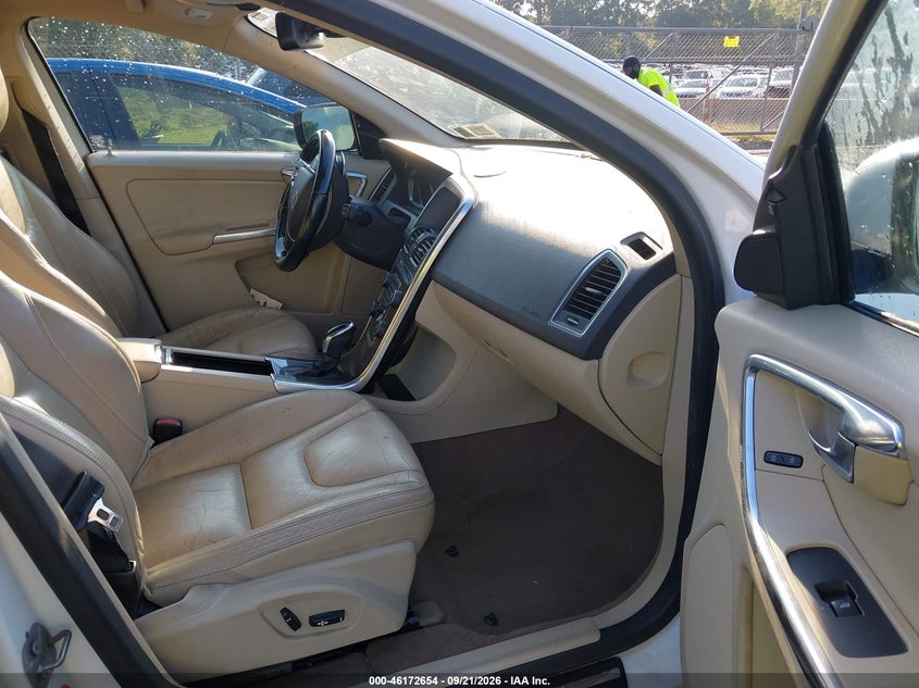VOLVO XC60 2014 VIN YV4902DZXE2512109