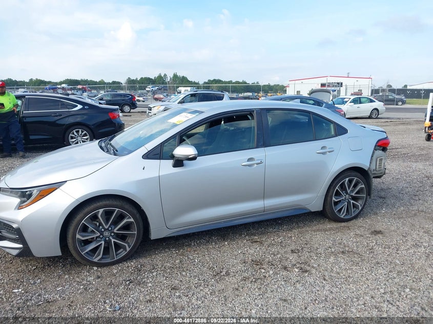 TOYOTA COROLLA - zdjęcie 15