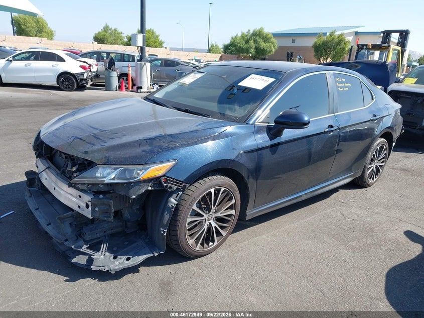 2020 Toyota Camry, Удар ззаду, IAAI, VIN 4T1G11AK5LU960201 — фото 2
