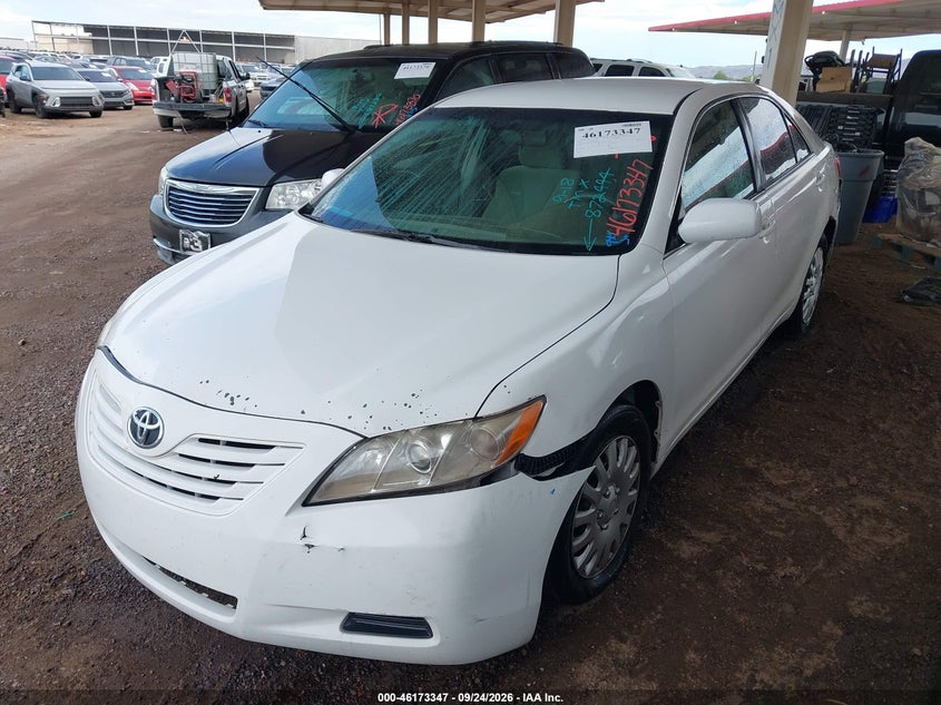 Фото 2 - TOYOTA CAMRY