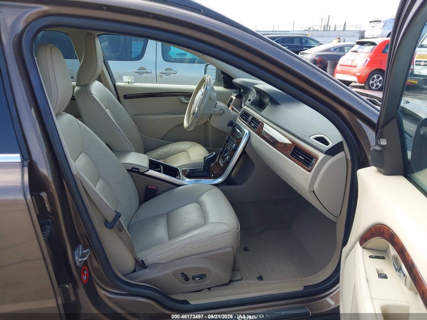 VOLVO XC70 2015 VIN YV4940NB4F1202409
