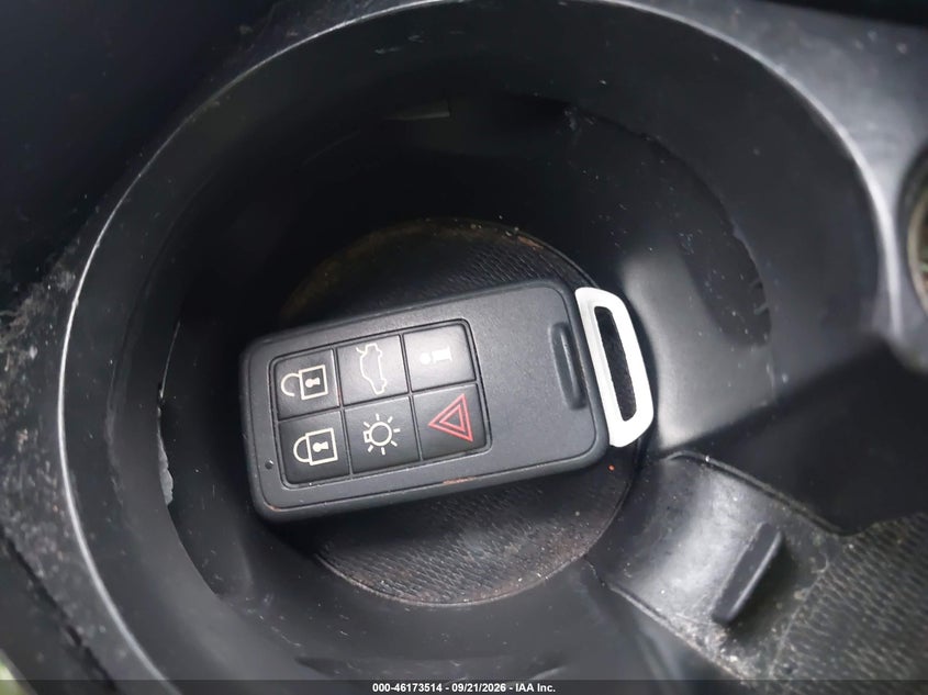 VOLVO XC60 2013 VIN YV4952DL9D2405452