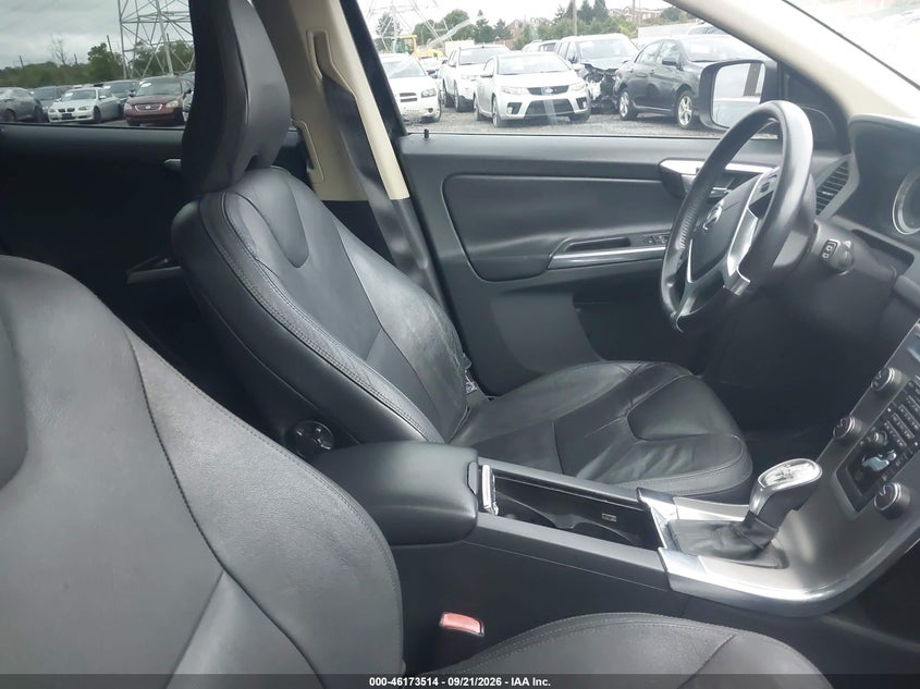 VOLVO XC60 2013 VIN YV4952DL9D2405452