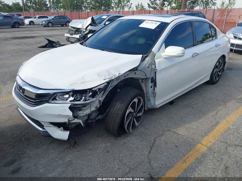 2016 Honda Accord, Left Front, IAAI, VIN 1HGCR2F84GA106193 — photo 2
