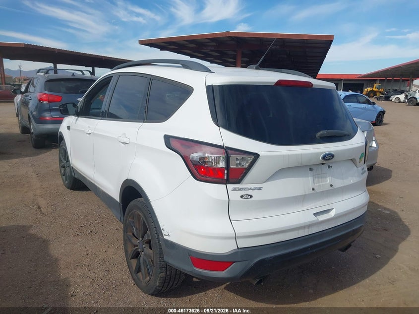 Vin: 1fmcu0gd7hue92732, lot: 46673486, ford escape se 20173