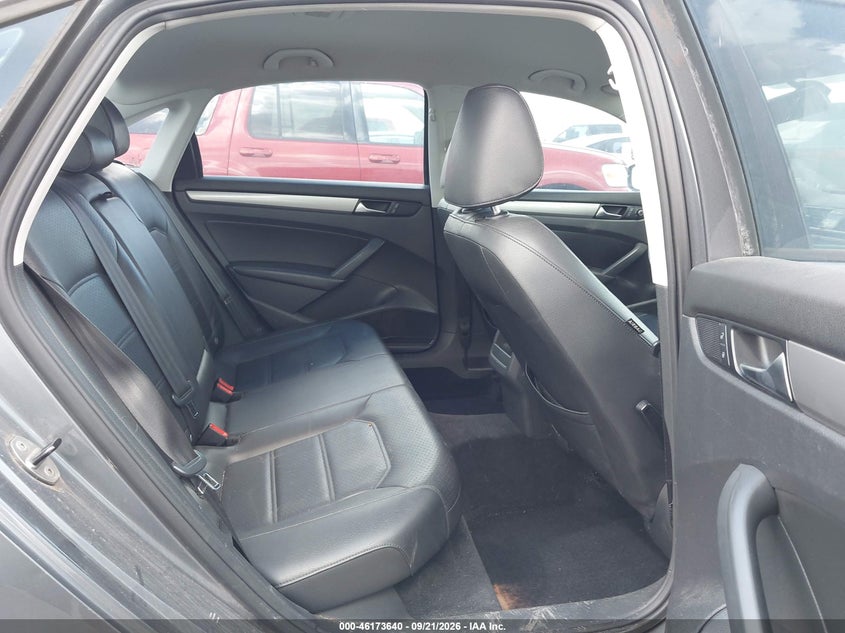 VOLKSWAGEN PASSAT 2014 VIN 1VWAT7A35EC113040