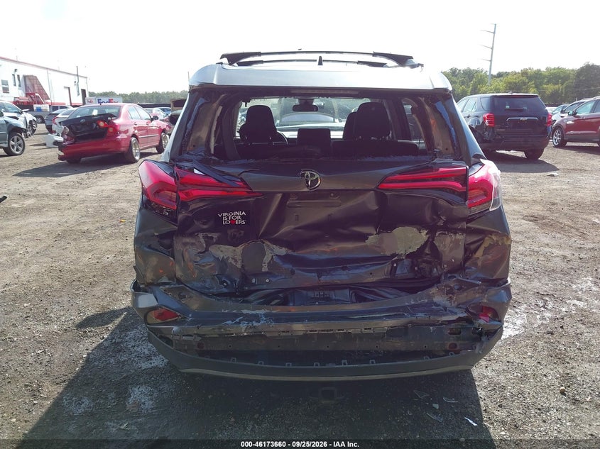 TOYOTA RAV4 - zdjęcie 16