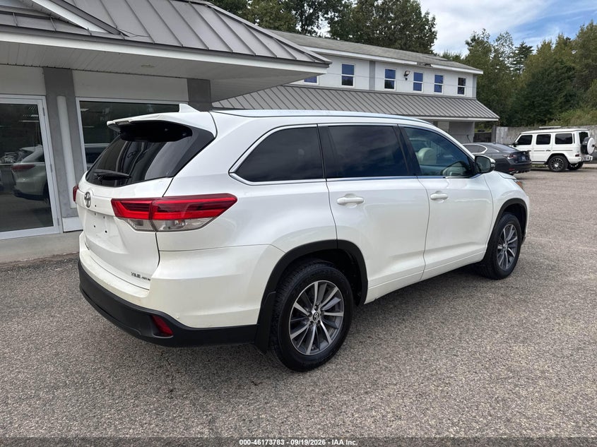 Vin: 5tdjzrfh9hs362817, lot: 46673643, toyota highlander xle 20174