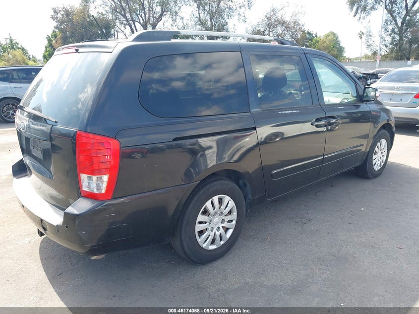 2011 KIA SEDONA auction photo 4