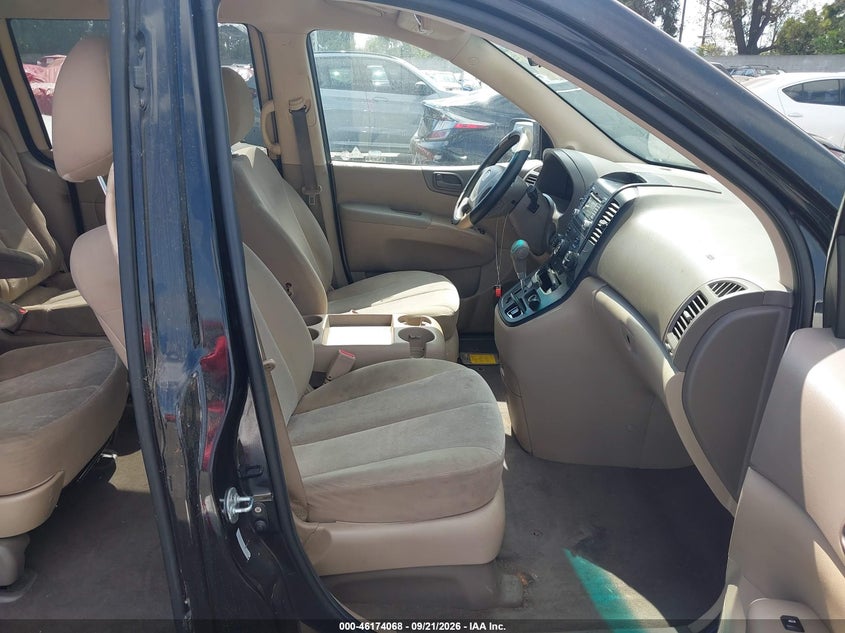 2011 KIA SEDONA auction photo 5