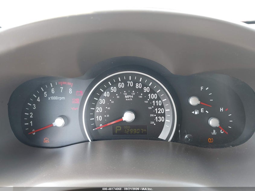 2011 KIA SEDONA auction photo 7