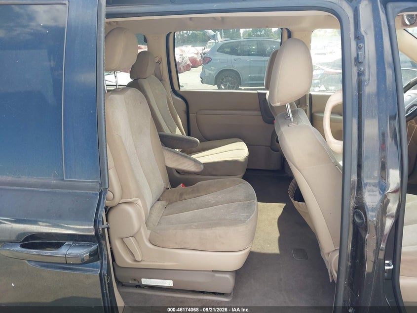 2011 KIA SEDONA auction photo 8