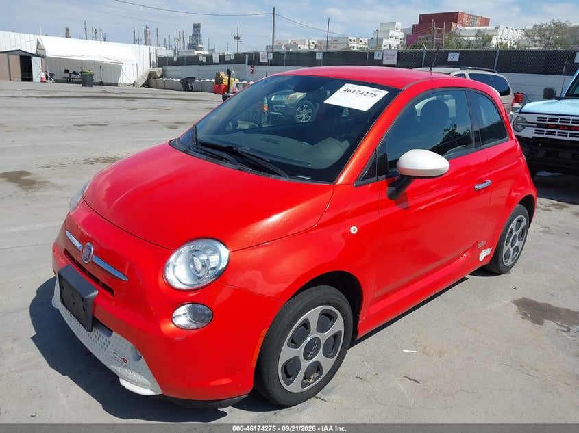 2015 FIAT 500E BATTERY ELECTRIC · Фото 6