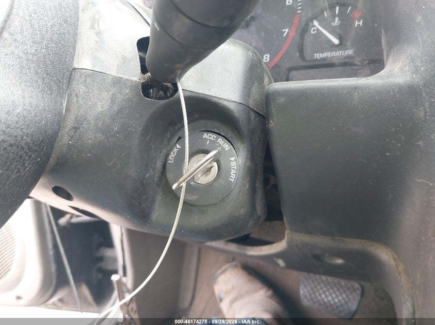 SATURN S-SERIES 2002 VIN 1G8ZK52792Z152750