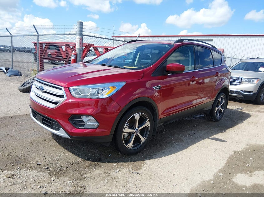 Vin: 1fmcu9hd9jua23098, lot: 46674357, ford escape sel 20182