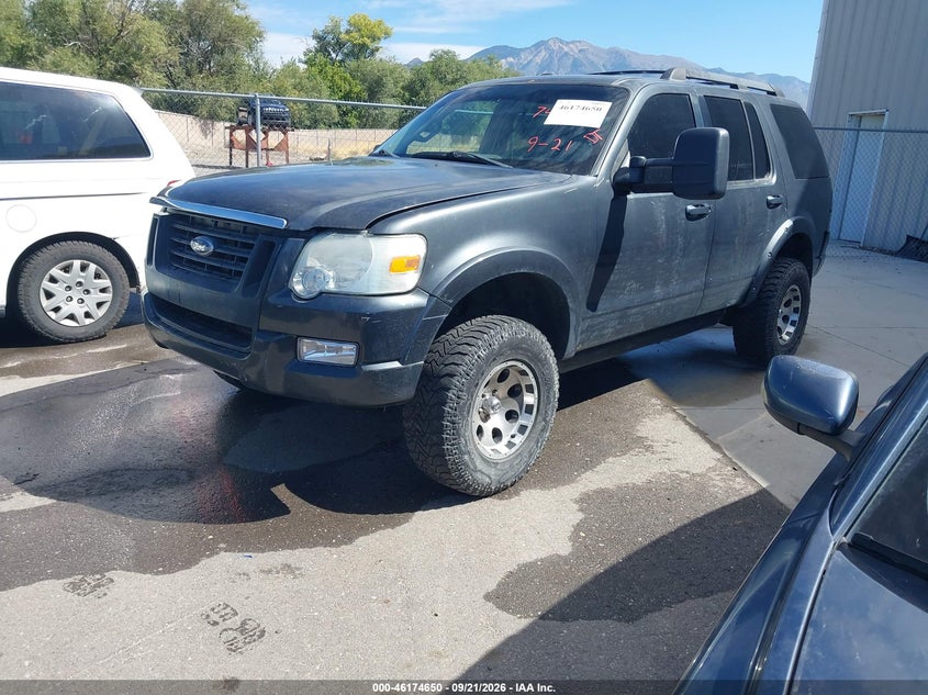 2010 Ford Explorer Xlt, Normal Wear & Tear, IAAI, VIN 1FMEU7DE7AUA63143 — photo 2