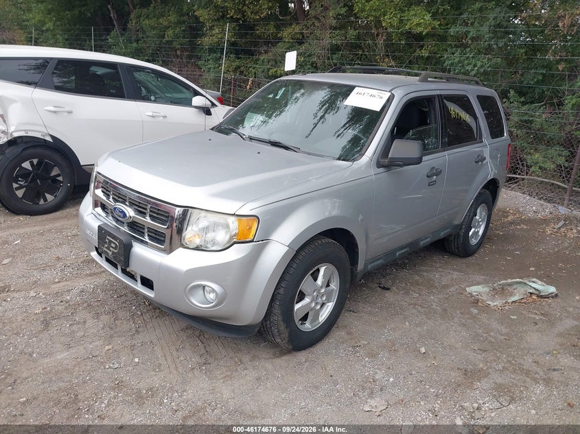 Vin: 1fmcu9d77akb10493, lot: 46674536, ford escape xlt 20102