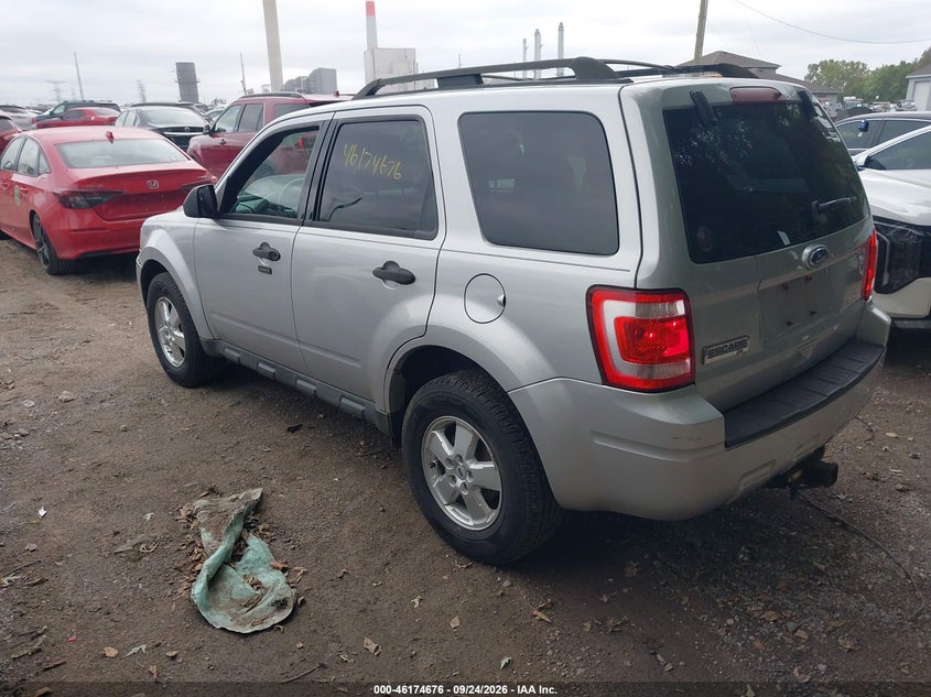 Vin: 1fmcu9d77akb10493, lot: 46674536, ford escape xlt 20103