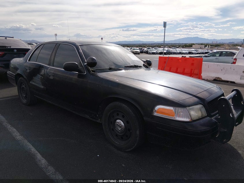 2008 Ford Crown Victoria Police/Police Interceptor, Износ, IAAI, VIN 2FAHP71V88X112839