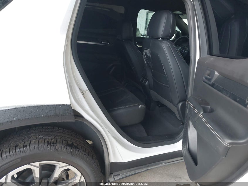 2025 GMC TERRAIN auction photo 8
