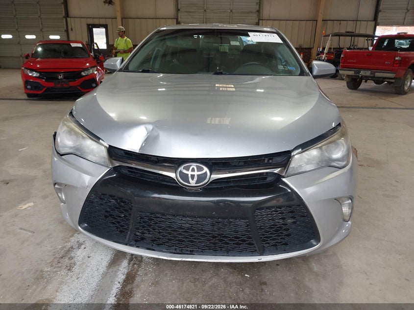 TOYOTA CAMRY - zdjęcie 12