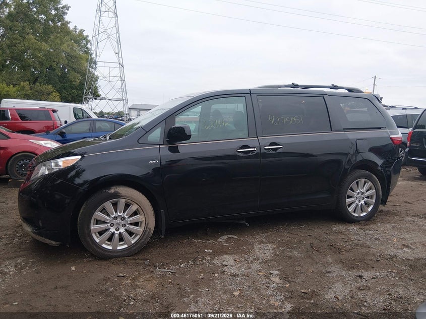 TOYOTA SIENNA - zdjęcie 14