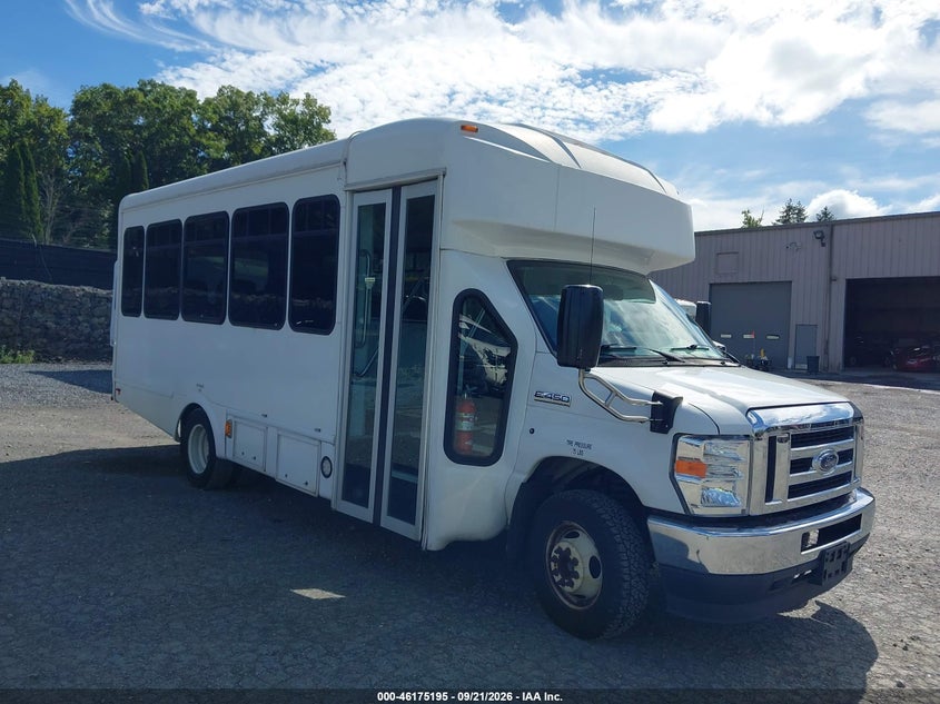2022 FORD E-450 CUTAWAY