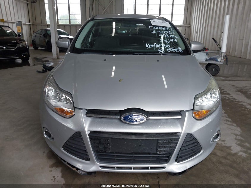 2012 FORD FOCUS SE · Фото 12
