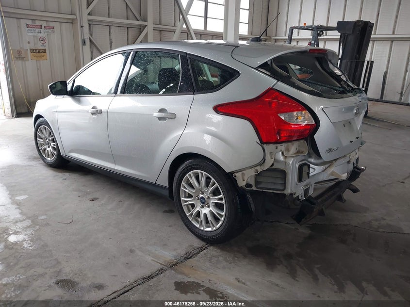 2012 FORD FOCUS SE · Фото 3