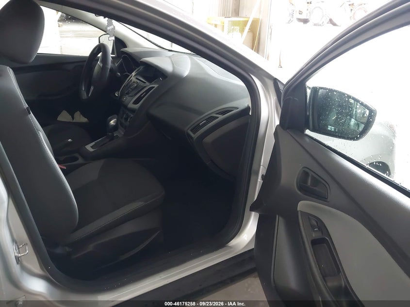 2012 FORD FOCUS SE · Фото 5
