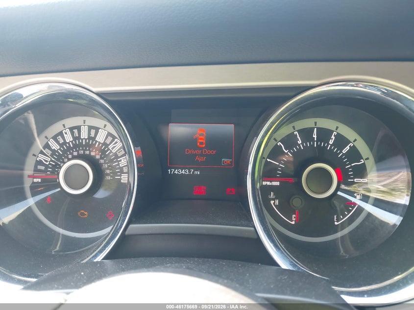 2013 FORD MUSTANG V6 PREMIUM · Фото 7