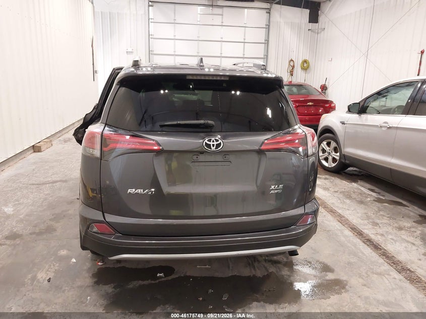 TOYOTA RAV4 - zdjęcie 16
