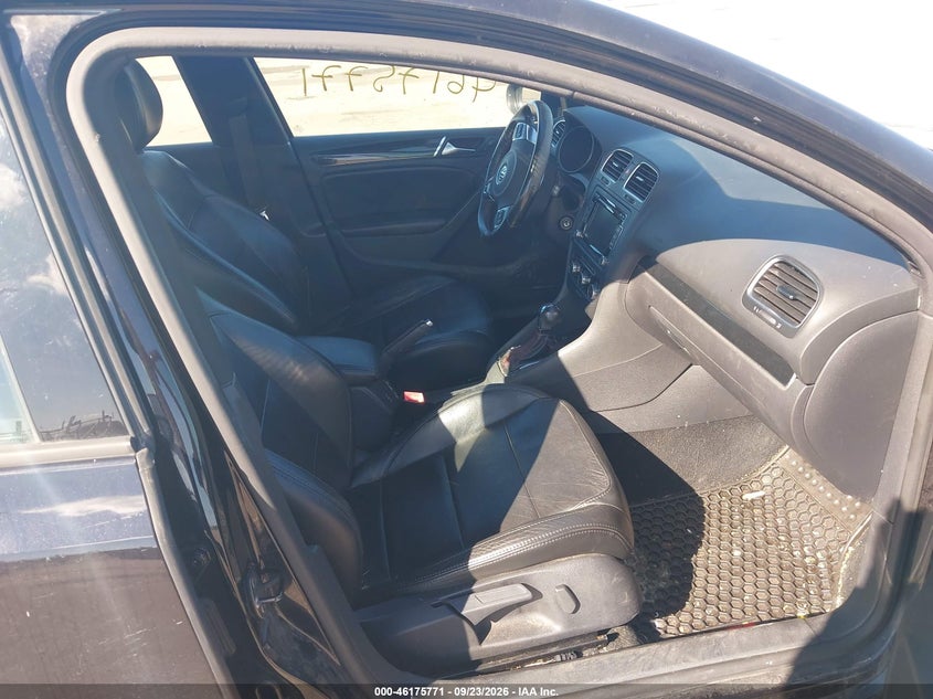 2010 VOLKSWAGEN GTI 4-DOOR · Фото 5