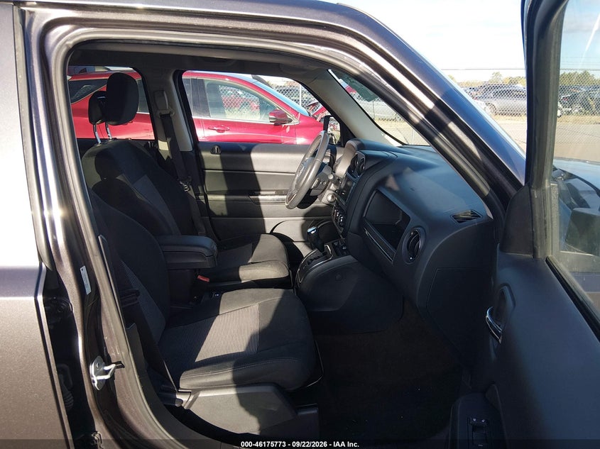 2015 JEEP PATRIOT LATITUDE · Photo 5