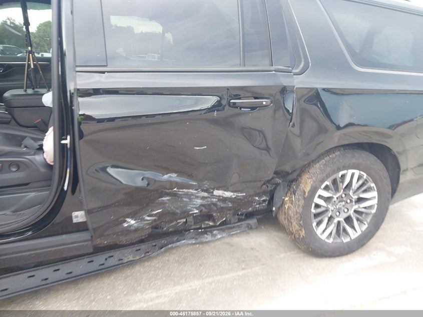 CHEVROLET SUBURBAN - zdjęcie 6