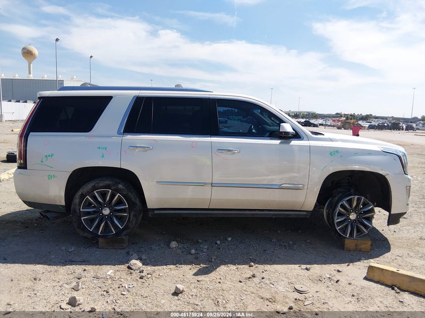 CADILLAC ESCALADE - zdjęcie 13