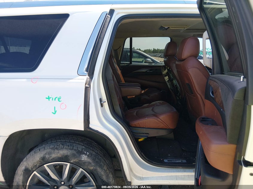 CADILLAC ESCALADE - zdjęcie 8