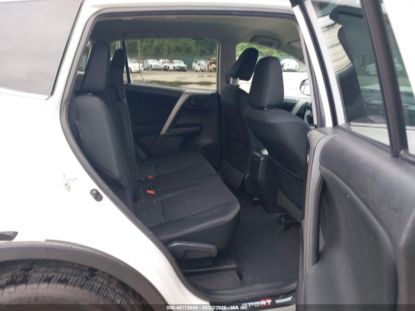 TOYOTA RAV4 - zdjęcie 8
