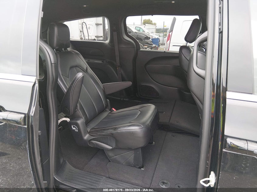 CHRYSLER PACIFICA - zdjęcie 8
