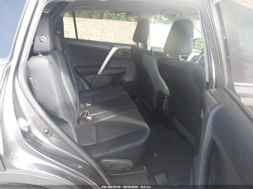 TOYOTA RAV4 - zdjęcie 8