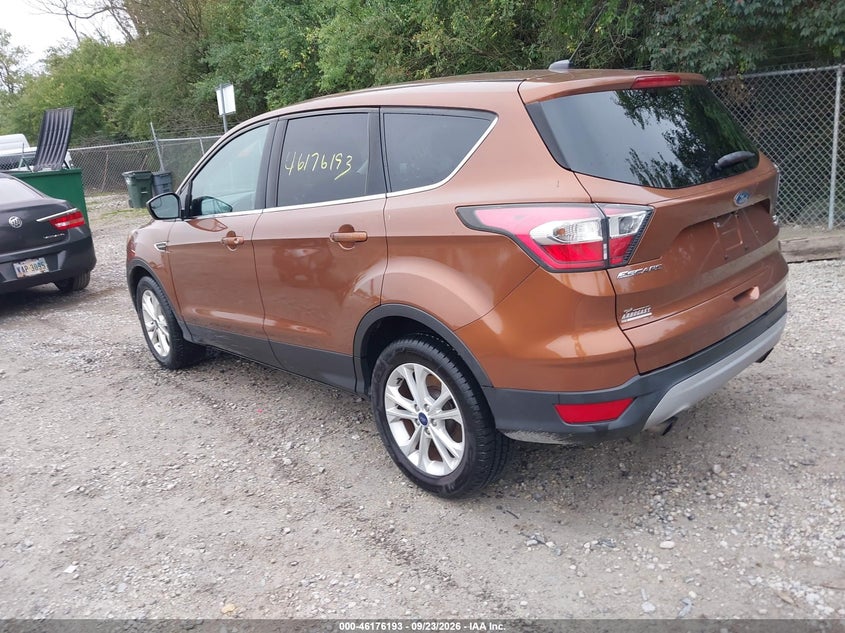 Vin: 1fmcu0gd2hub28170, lot: 46676053, ford escape se 20173