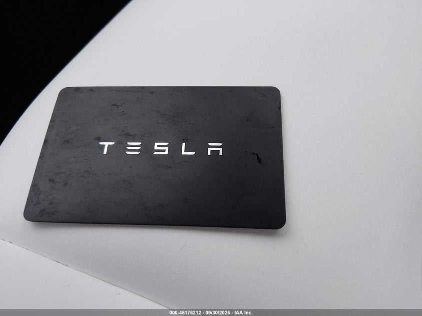 TESLA MODEL 3 - zdjęcie 11