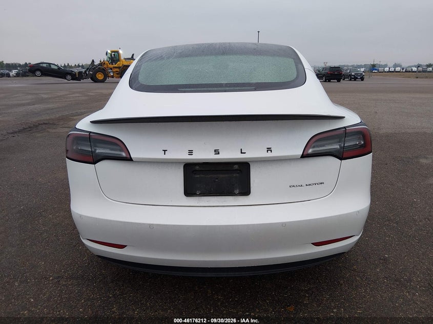TESLA MODEL 3 - zdjęcie 17