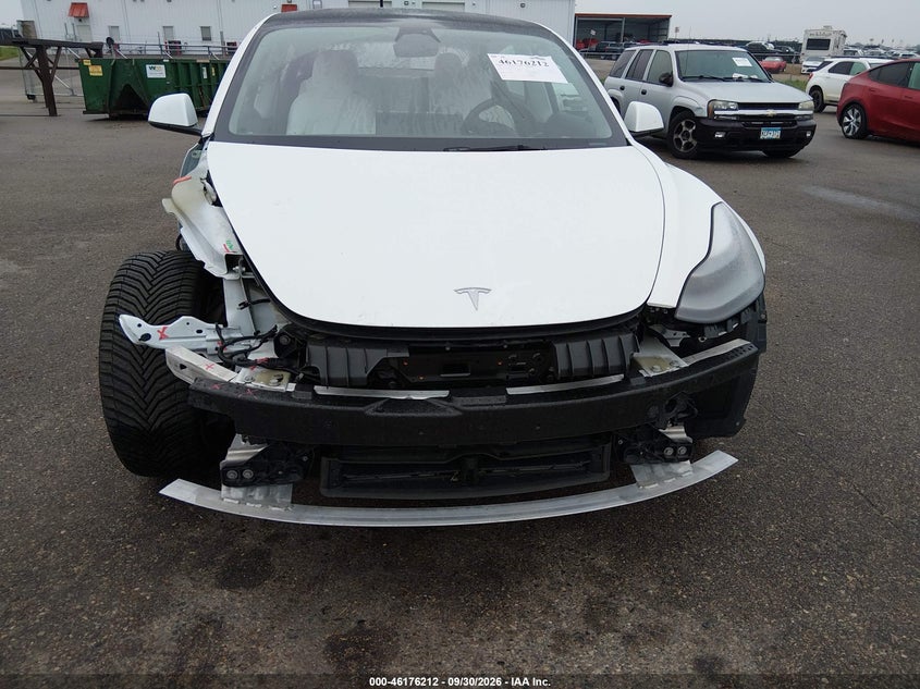 TESLA MODEL 3 - zdjęcie 6