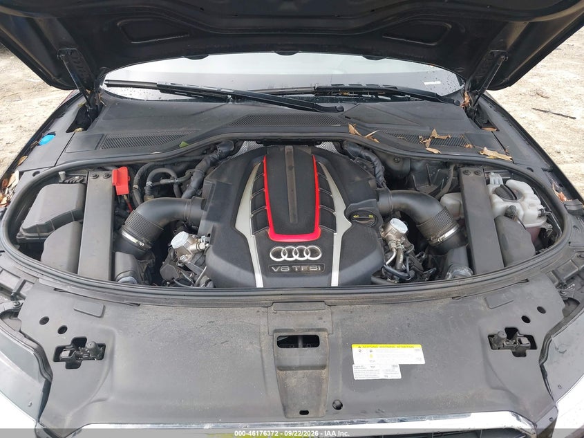 AUDI S8 - zdjęcie 10